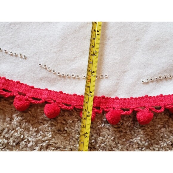 Vintage Handmade Felt Applique Tablecloth Tree Skirt Santa Elves Ball Fringe 45" - Picture 7 of 8